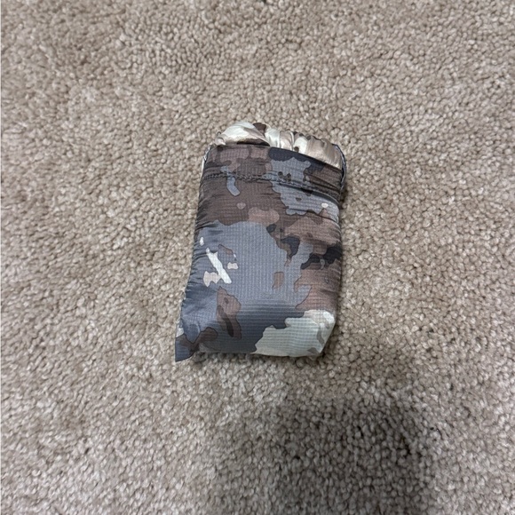 Prois Callaid Down Beanie - Picture 2 of 2